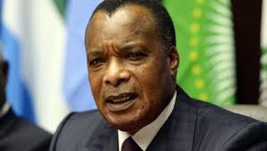 Image de Politique. Le Président du Congo, Sassou Nguesso a été désigné par son parti pour représenter le parti aux prochaines élections présidentielles prévue pour le 20 Mars. En d’autres ; il est candidat à sa propre succession après déjà 32 ans de gouvernance et cela grâce à une révision de la constitution. Visiblement, il n’est prêt à céder la place à quelqu’un d’autre.