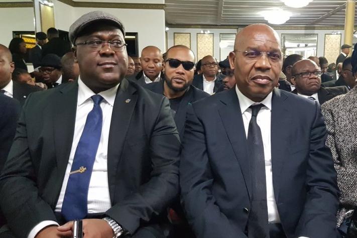 Image de Politique. A l'approche des présidentielles en République démocratique du Congo, Félix Tshisekedi, actuel Président et candidat à sa réélection, a formé son équipe de campagne. Ce choix stratégique a été dévoilé par François Mwamba, qui s'est vu confier la coordination. Il travaillera avec des noms tels qu'André Wameso, Taylor Lubanga, et Augustin Kabuya, pour n'en citer que quelques-uns. Dans la foulée, un congrès spécial a été annoncé pour officialiser Tshisekedi comme le candidat principal de l'Union sacrée, une megaplateforme électorale. Mwamba a souligné que la formation de cette équipe témoigne de l'engagement du Président à respecter le calendrier électoral. Quelle est votre analyse de la situation ?