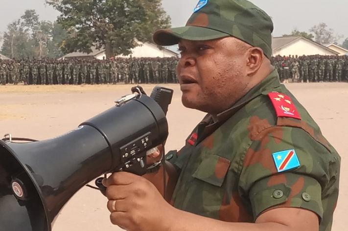 Image de Société. Le Chef d'État-Major Général des Forces Armées de la République démocratique du Congo (FARDC), le lieutenant-général Christian Tshiwewe, a souligné lors d'une parade que l'armée congolaise est en montée en puissance. Il a déclaré que les FARDC disposent actuellement de près de 15 brigades bien équipées pour mettre fin à la guerre d'agression dans l'est de la RDC. Le général Tshiwewe a aussi rappelé les missions principales des FARDC, notamment la protection de la patrie et de la population. Comment évaluez-vous la situation actuelle en RDC en termes de sécurité et de stabilité ?